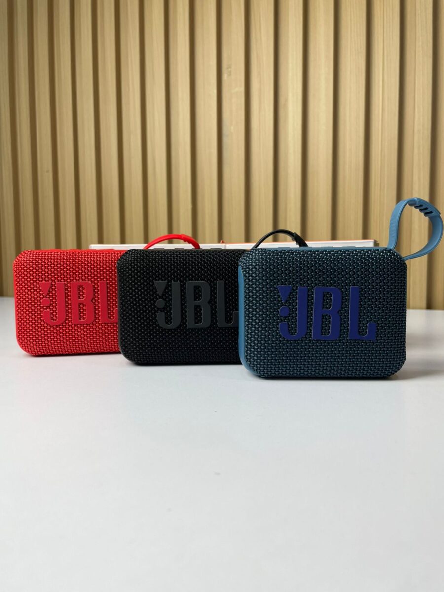 Parlante Go 4 Pro Inalámbrico Bluetooth — Altavoz Portátil Compacto, Correa de Transporte, Resistente al Uso Diario