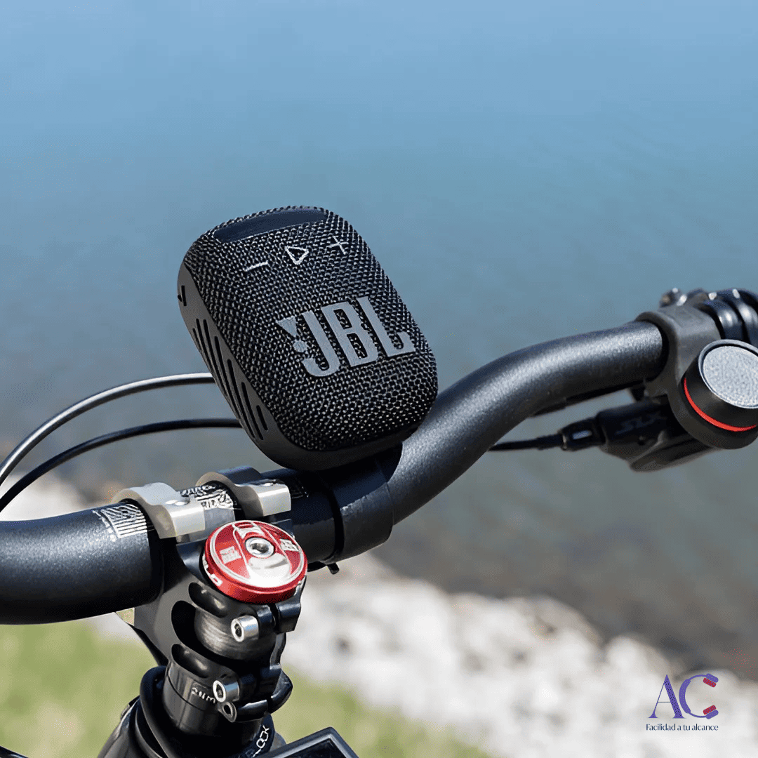 Parlante Wind 3 Inalámbrico Bluetooth para Bicicleta — Altavoz Portátil 5W, Pantalla LED, Ranura USB y MicroSD, Batería Recargable